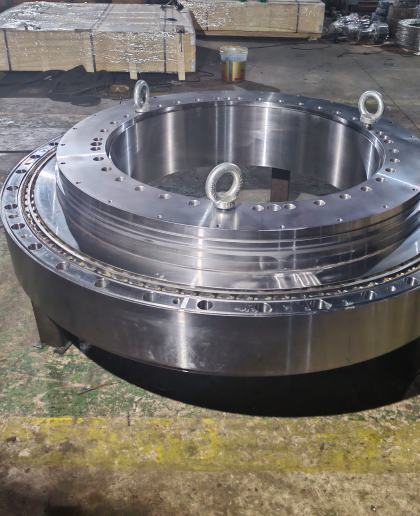 Luoyang Hengguan Bearing's specialized slewing bearing for tunnel boring machines has successfully completed trial assembly, demonstrating its strong capabilities and earning high recognition from customers.